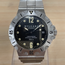 広尾店で、ブルガリのディアゴノスクーバの自動巻き腕時計、SD38Sをお買取しました。状態は目立つ傷、汚れ、使用感のある中古品です。
