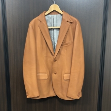 心斎橋店にて、ワイツーレザーの2015年に発売されたマッシュマンズ別注ディアスキンテーラードジャケットを高価買取いたしました。状態は綺麗な状態のお品物です。