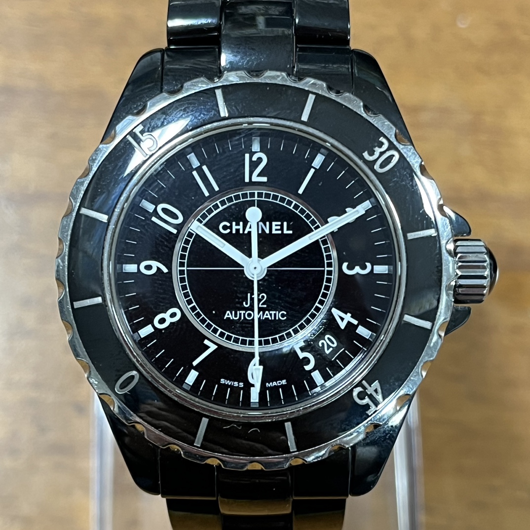 シャネルのH0685 黒 セラミック 旧型 J12 38㎜ オートマティック時計の買取実績です。