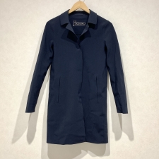 浜松入野店で、ヘルノのCA0135D、スプリングステンカラーコートを買取いたしました。状態は若干の使用感があるお品物です。