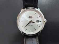 新宿店でオリエントのER27-C1-B、シースルーバックの自動巻き時計を買取させていただきました。状態は若干の使用感がある中古品です