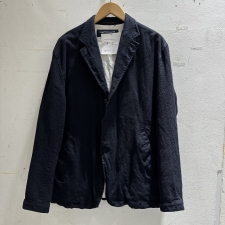 渋谷店で、コムデギャルソンオムの2020年秋冬物のウール縮絨ジャケットを買取ました。状態は未使用品です。