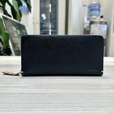 渋谷店で、ポールスミスのP869N、レザー長財布を買取ました。状態は未使用品です。
