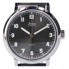 宅配買取センターでストーヴァのPARTITIO、ETA2824-2を使った世界100本限定の自動巻時計を買取させていただきました。状態は綺麗な状態の中古美品です。