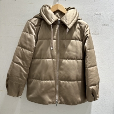 渋谷店で、フォクシーニューヨークの中綿入りジャケット、39828、モンブランを買取ました。状態は綺麗な状態の中古美品です。