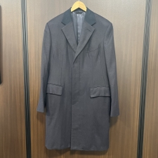 心斎橋店で、トムフォードの、映画007で着用されていてシルクカシミヤ素材のオーバーコートを買取しました。状態は綺麗な状態の中古美品です。