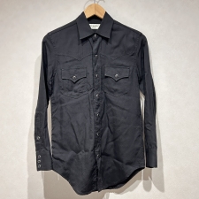 浜松入野店で、サンローランパリの16年製、ブラックのウエスタンシャツ、396686を買取ました。状態は若干の使用感がある中古品です。