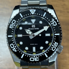 心斎橋店で、グランドセイコーのスポーツコレクションのダイバーズ時計、SBGX335を買取ました。状態は綺麗な状態の中古美品です。