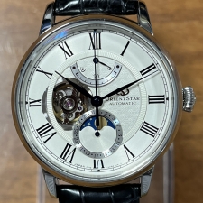 心斎橋店で、オリエントスターのクラシックコレクションの、メカニカルムーンフェイズ自動巻き時計（RK-AM0001S）を買取しました。状態は数回使用程度の新品同様品です。