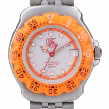 銀座本店でタグホイヤーの373.513、フォーミュラ1、プロフェッショナル200クォーツ腕時計を買取いたしました。状態は若干の使用感がある中古品です。