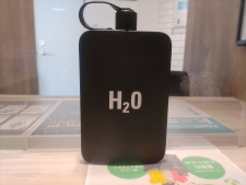 新宿店で、バレンシアガの21AWのH2Oの文字がデザインされたSSボトルを買取しました。状態は未使用品です。
