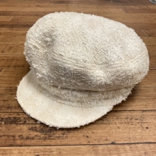 銀座本店で、シャネルのコットンツイード素材のキャスケット帽子を買取いたしました。状態は未使用に近い試着程度の品です。