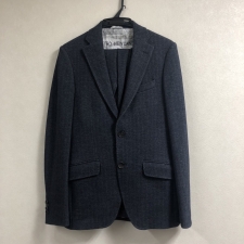 神戸三宮店にて、エトロの裏地にニュースペーパー柄がデザインされた2Pシングルスーツ・182-1187Q-0152を高価買取いたしました。状態は綺麗な状態のお品物です。