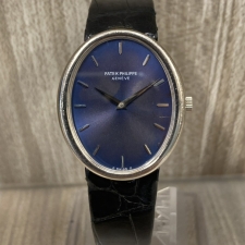 銀座本店で、パテックフィリップの750素材を使った、オーバルフェイスの手巻き時計ゴールデンエリプスを買取いたしました。状態は若干の使用感がある中古品です。