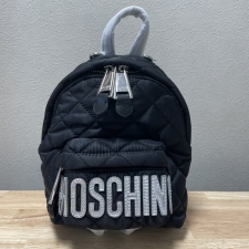 神戸三宮店でモスキーノのキルティング素材、ナイロンのミニバックバッグを買取しました。状態は新品同様品です。