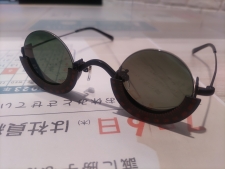 新宿店で、ポータークラシックの16SSから50本限定の克さんのサングラスを買取しました。状態は綺麗な状態の中古美品です。