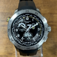 心斎橋店の手ぶら買取で、ハミルトンのパイロットウォッチ、カーキアビエーションワールドタイマークロノ（H767140）のクオーツ時計を買取しました。状態は綺麗な状態の中古美品です。