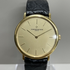 銀座本店で、ヴァシュロンコンスタンタンの金無垢のエッセンシャル手巻き時計/31039/1を買取ました。状態は若干の使用感がある中古品です。