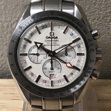 神戸三宮店にて、オメガの自動巻き腕時計であるスピードマスター・ブロード・アロー(3581.30.00)を高価買取いたしました。状態は通常使用感のお品物です。