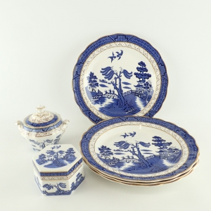 ロイヤルドルトン Real Old Willow プレート×4 ポット 小物入れ 計6点セット 最新の買取相場ご紹介