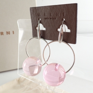マルニ 真鍮 ピンク×シルバー ピアス 最新の買取相場ご紹介