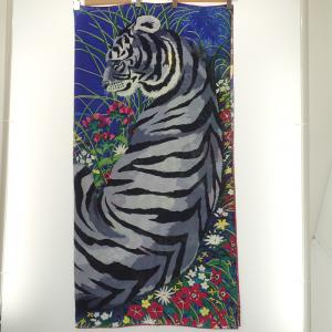 エルメス TYGER TYGER BURNING BRIGHT IN THE FORESTS OF THE NIGHT カレ140 最新の買取相場ご紹介