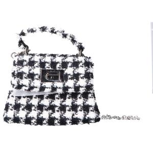 フルラ モノトーン 1927 Boucle 2WAYチェーンショルダーバッグ 最新の買取相場ご紹介