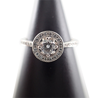 フォーエバーマーク センター・オブ・マイ・ユニバース パヴェ リング・指輪 0.21ct ダイヤモンド 買取相場例です