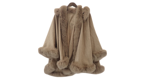 かなり前に購入した毛皮のコートがあります。しっかり評価してもらえますか？バルマンの毛皮のアウターは人気があるため、買取金額もしっかりと提示できます。一部ファー使いのアウターでもおまかせください。