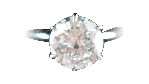 合成ダイヤモンドやブラックダイヤモンドも買取りしてもらえますか？現状ですと合成ダイヤモンドやブラックダイヤモンドを単体で評価することは難しいですが、エコスタイルではアクセサリーとしてのデザイン性でプラス査定を行っております。