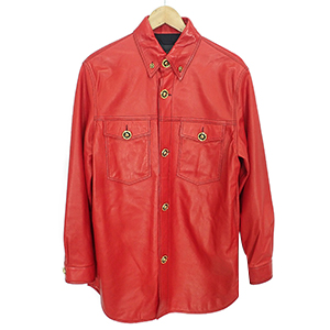 ヴェルサーチェA82131メデューサ釦ラムレザーシャツジャケット買取相場例です。