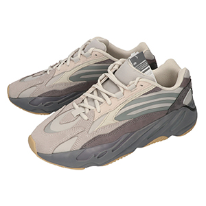 アディダス FU7914 YEEZY BOOST 700 V2 TEPHRA イージーブースト V2テプラ スニーカー 買取相場例です。