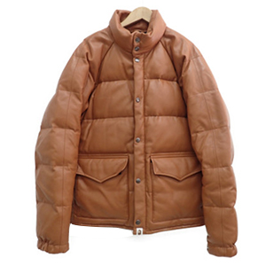 アベイシングエイプ SHEEPSKIN LEATHER DOWN JACKET 買取相場例です。