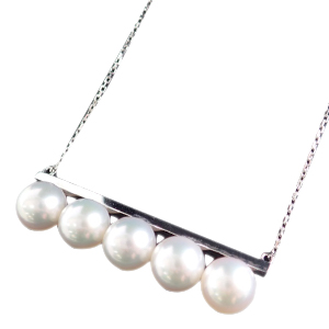 タサキK18WGあこや真珠バランスシグネチャーネックレス買取相場例です。