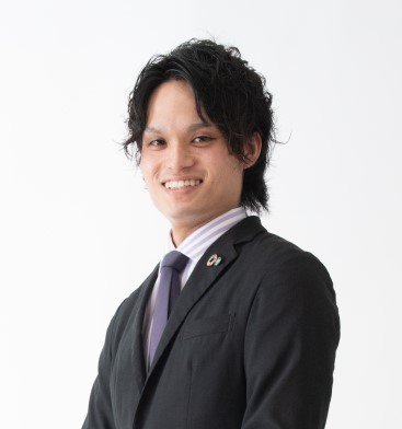 寺田理人,リユース営業士,広尾店所属 店長
　
浜松鴨江店の鑑定士。磐田店の店舗責任者を経験。
買取販売を行っている大型店舗の浜松入野店鑑定士として買取業務と販売接客などを行った後、磐田店店舗責任者を経験。
現在は広尾店店舗責任者となる。

査定ジャンルは、洋服、時計、バッグ、ジュエリー、靴など全般を査定している。