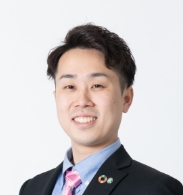 山本 泰成,リユース営業士,心斎橋所属 鑑定士

入社後、浜松・関東に配属。現在は心斎橋店鑑定士として査定を行っている。
ジャンルを問わず、洋服・バッグ・時計・ジュエリーなど、幅広いアイテムの査定を行う。