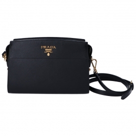 プラダの1BH104 SAFFIANO ショルダーバッグの買取実績です。