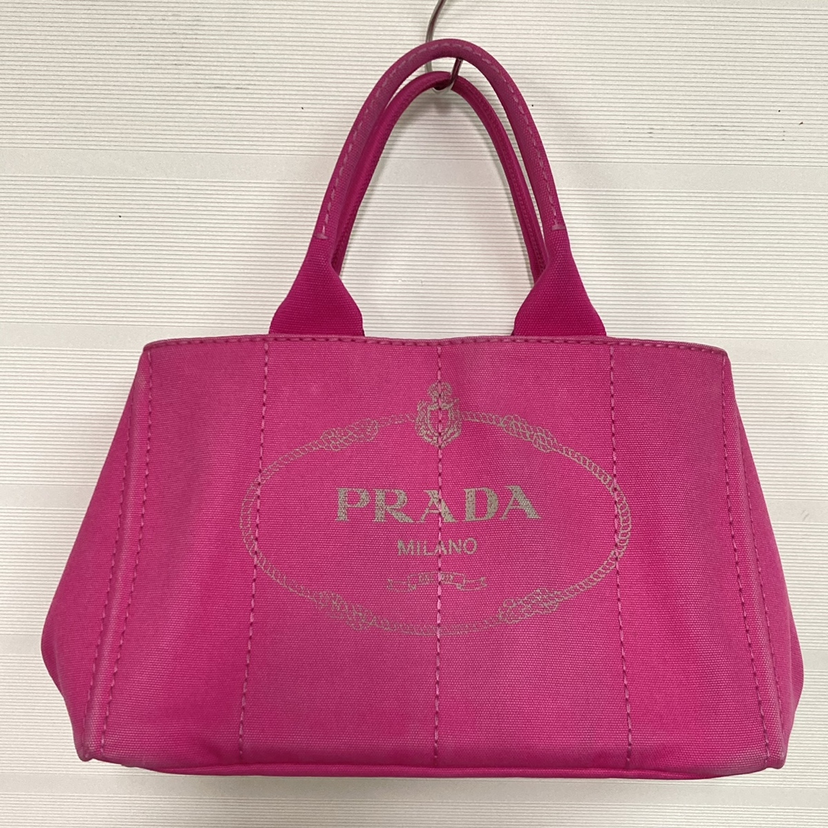 プラダのBN1877 ピンク デニム カナパ ハンドバッグの買取実績です。