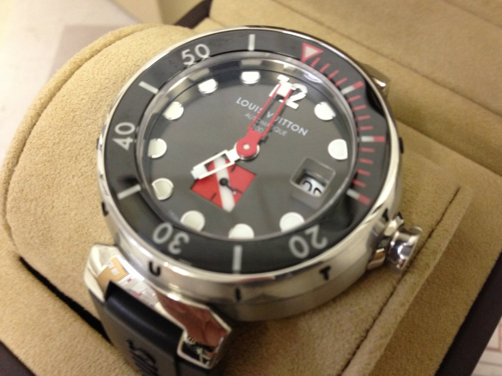 ルイヴィトンのQ103A タンブール ダイバー 自動巻き時計の買取実績です。