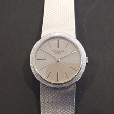 パテックフィリップのK18 カットベルト ラウンド 手巻き時計を買取させていただきました。エコスタイル広尾店状態は通常使用感のある中古品