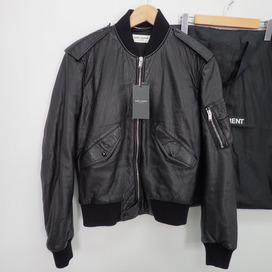 サンローランの455813 国内正規 17AW ブラッククラシック　ボンバージャケットの買取実績です。