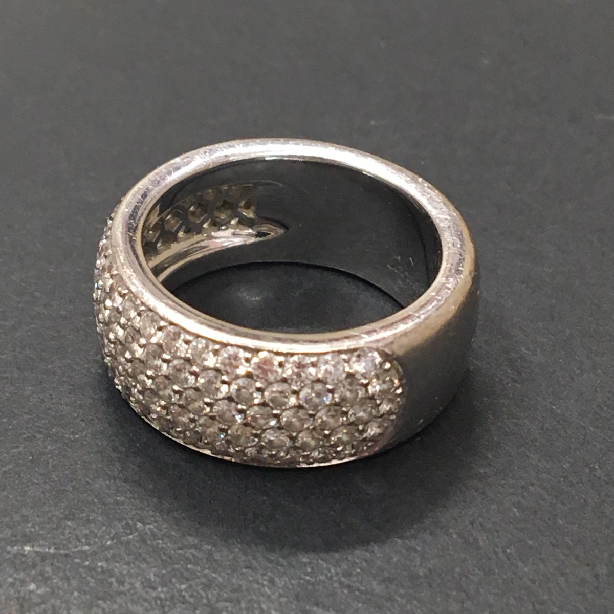 カルティエの750WGのパヴェダイヤモンドのリングの買取実績です。