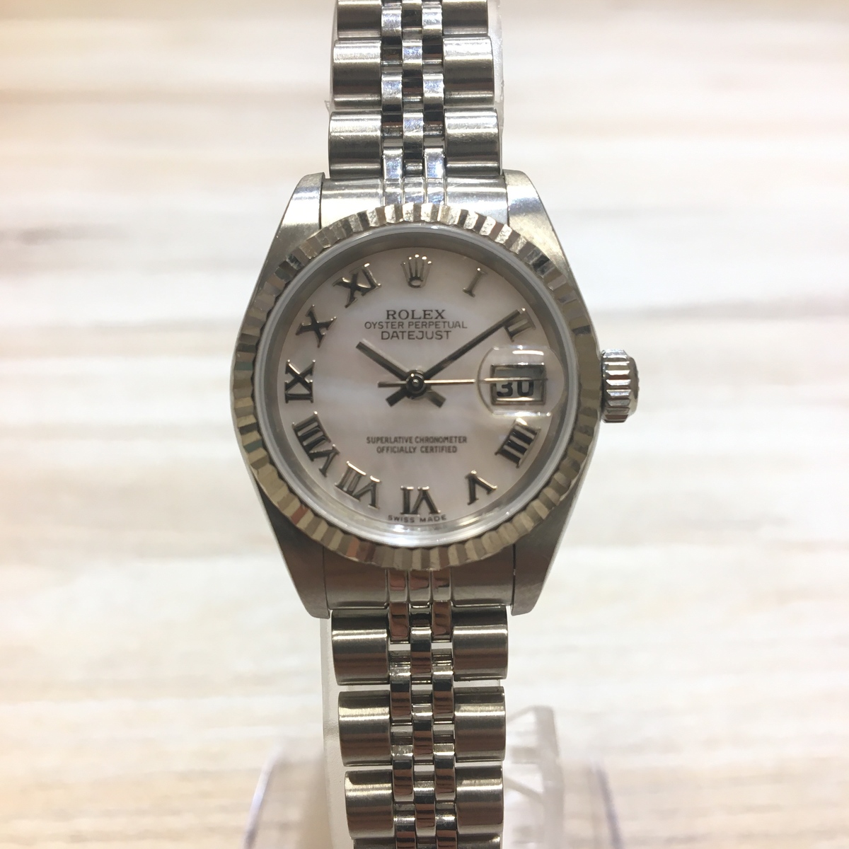 ロレックスの79174 デイトジャスト シェル文字盤 F番 SS×WGベルトの腕時計の買取実績です。