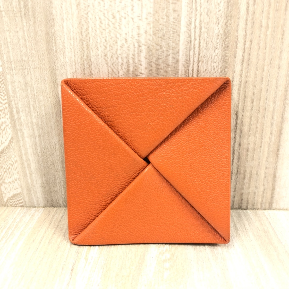銀座本店で、エルメスの□E刻印のオレンジのズールーGMのコインケース