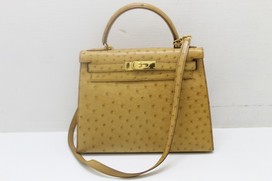 エルメスのケリー28オーストリッチの買取実績です。