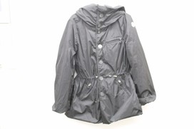 モンクレールのセリナ　リバーシブル　ダウンコートの買取実績です。