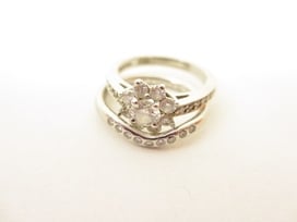 ティファニーのフローラリングの買取実績です。