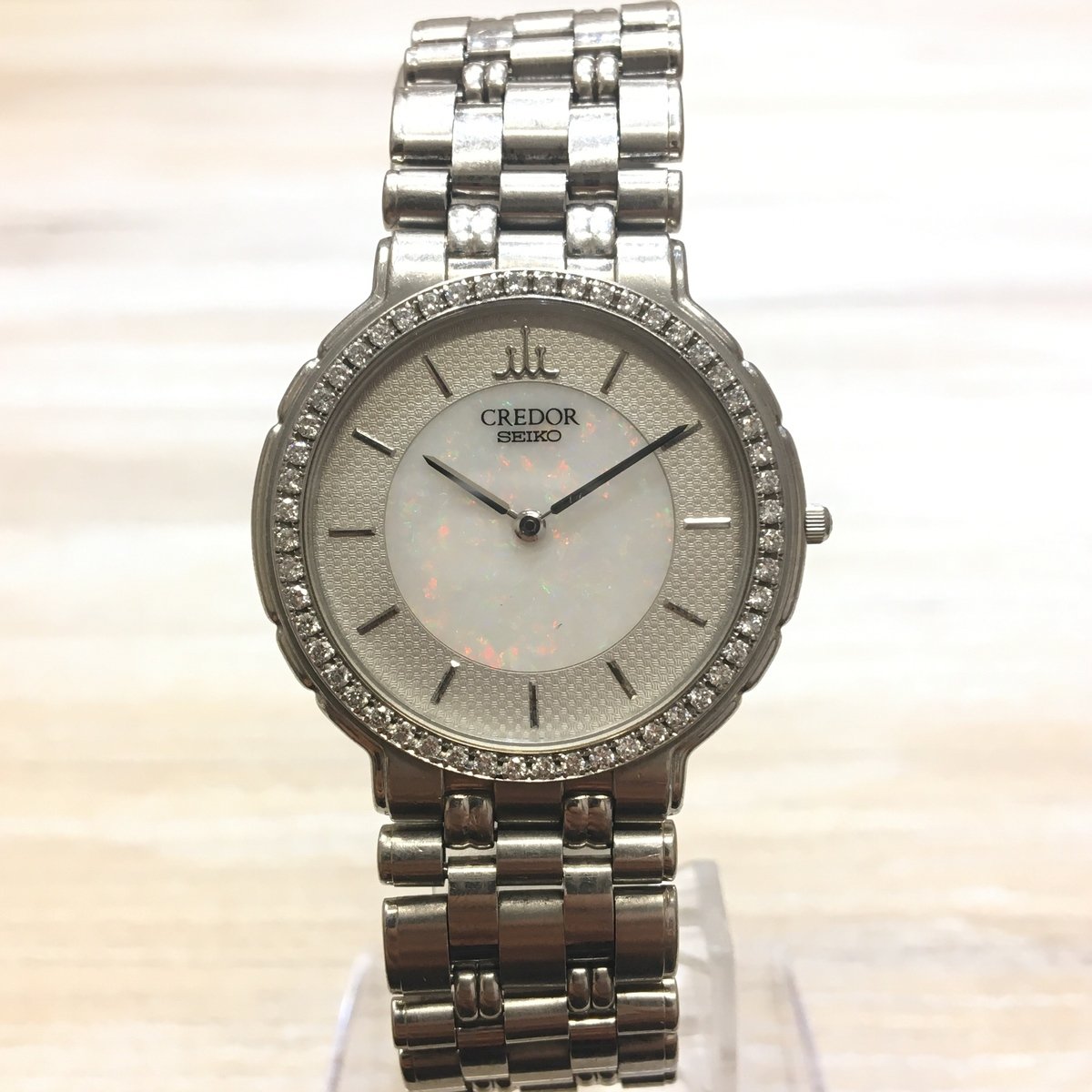 セイコーのPt950無垢のクレドール8J80-6A20ダイヤモンドベゼル×オパールシェル 腕時計の買取実績です。