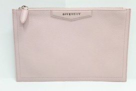 ジバンシィのクラッチバッグの買取実績です。