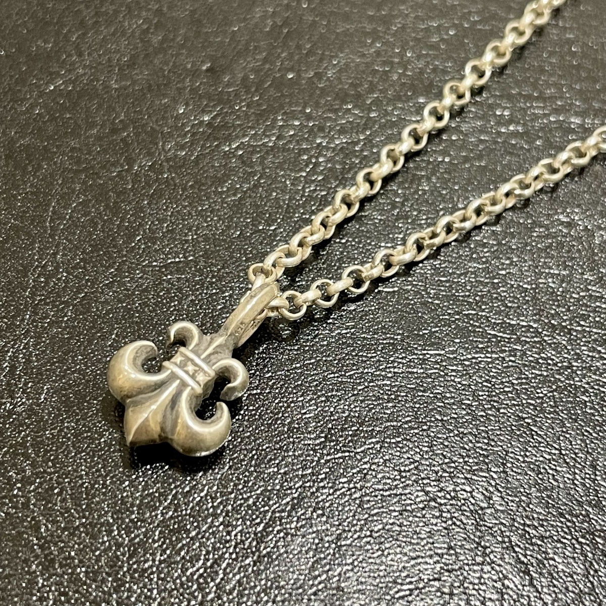 渋谷店で、クロムハーツ(925シルバー スタックBSフレアチャーム ネックレス)を買取しました。 買取価格・実績 2021年11月22日公開情報｜ブランド買取の【エコスタイル】 | クロムハーツピアスフレア ポスト14k | アクセサリー